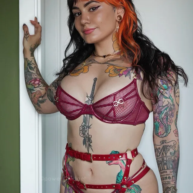 Are tatted mommies daddy’s type? preview image for @power_midget on Babe Plug