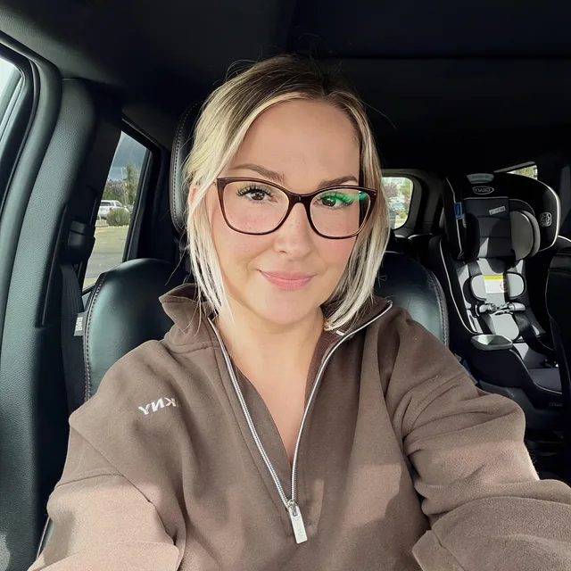 Happy Sunday lovelies preview image for OnlyFans @daniashley on Babe Plug