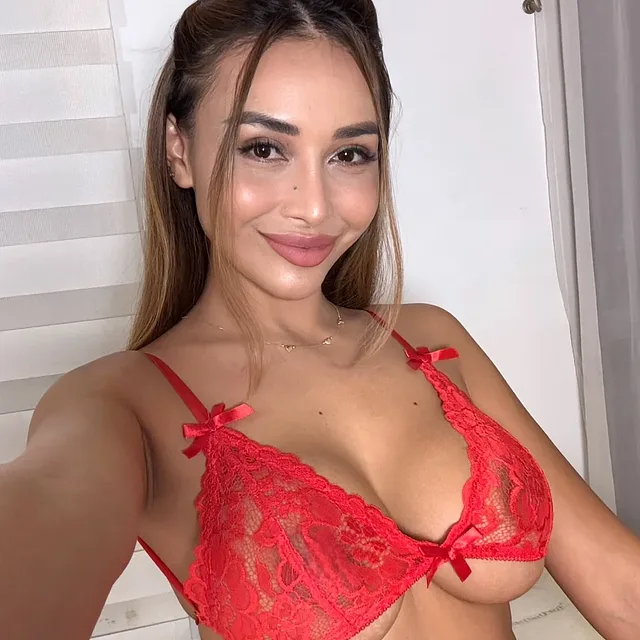 Hot enough for you? preview image for OnlyFans @mialushhhvip on Babe Plug