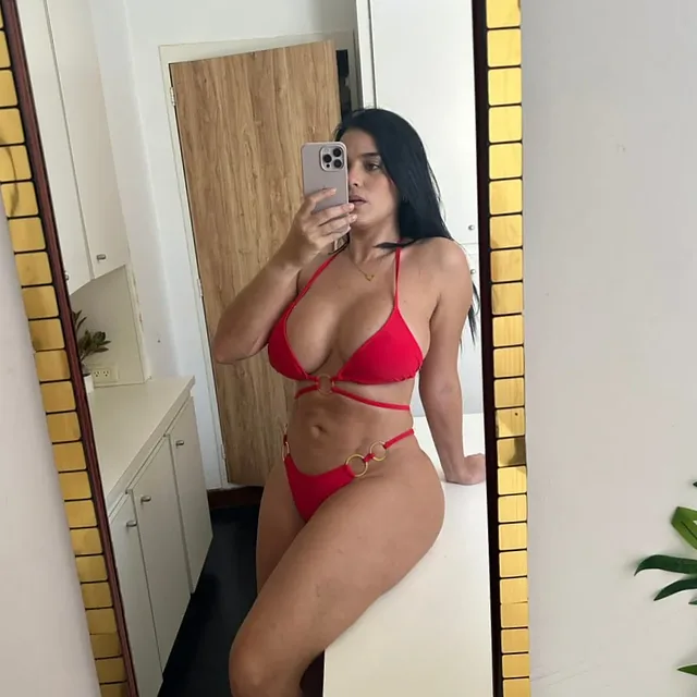 Showing off my mexican wifey 😏 enjoy it preview image for OnlyFans @ellyyy009 on Babe Plug