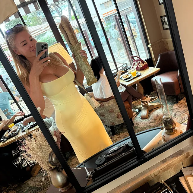 the perfect dress for the bakery preview image for OnlyFans @miss_donatella_official on Babe Plug