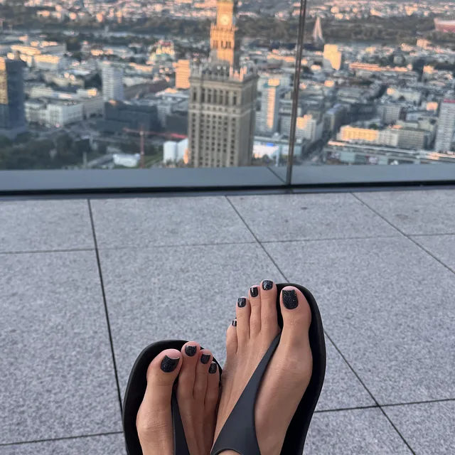 Love black with black🖤🖤🖤 preview image for OnlyFans @longtoessoleslady on Babe Plug