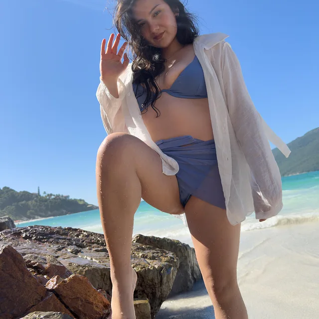 would you come closer if you saw me like this? 👀🌊 preview image for OnlyFans @meledemie on Babe Plug