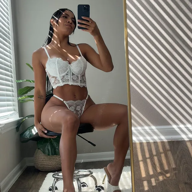 Come talk to me baby preview image for OnlyFans @briannass on Babe Plug