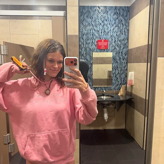 my last cig b4 i left the fest & my first gas station pics after i left lol for OnlyFans @heav3nkissed on Babe Plug