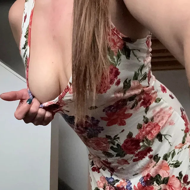 My husband travels for work a lot and I get so damned horny waiting for his best for OnlyFans @lippylittlelayla on Babe Plug