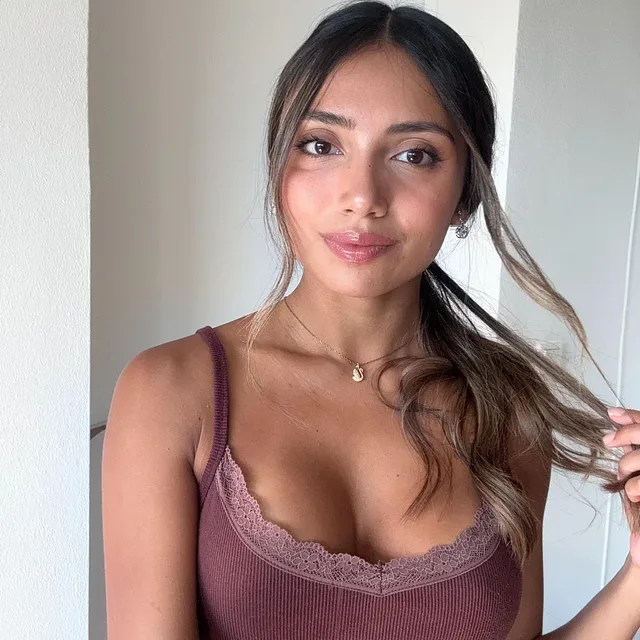Rate my face and pussy preview image for OnlyFans @lunaanextdoor on Babe Plug
