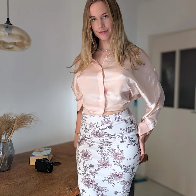 Librarian in pencilskirt preview image for OnlyFans @moon_pie on Babe Plug