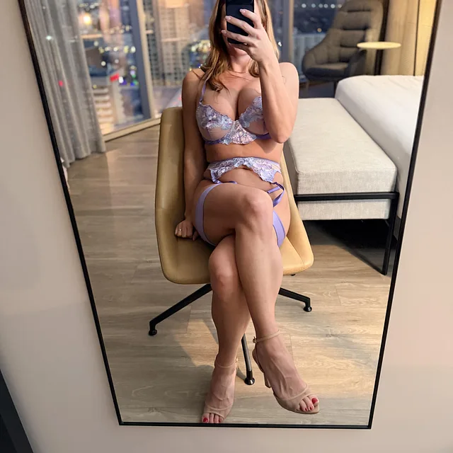 Horny and sexy are my best traits preview image for OnlyFans @hot_mom89 on Babe Plug