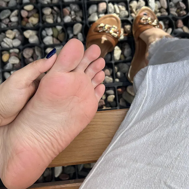 My pink soles 😌🌸 preview image for @sophia_rossi_ on Babe Plug
