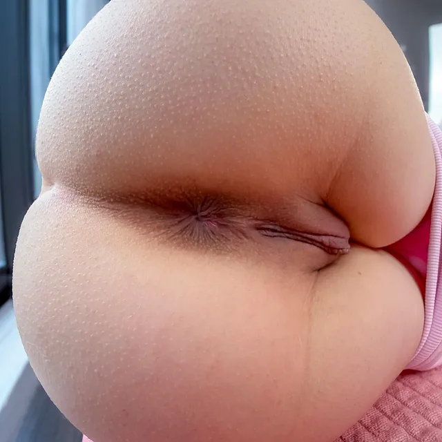 will you help me stretch my body in more than one way preview image for Instagram @spicyeriroll on Babe Plug