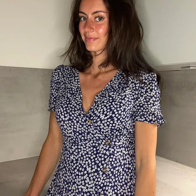 Do I look like someone you wld fuck? preview image for @youreverydaygiriie on Babe Plug