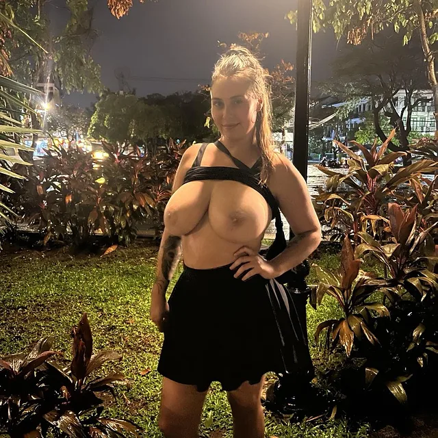 The wife you should be fucking on vacation preview image for OnlyFans @avanicks on Babe Plug