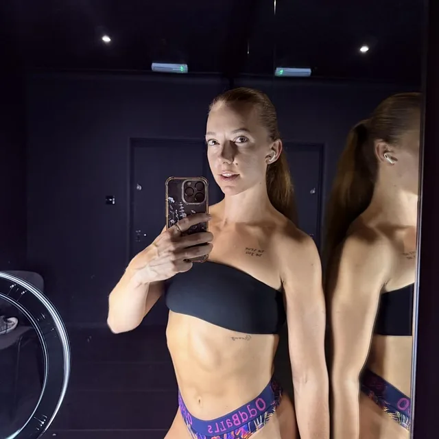 just love training hard preview image for OnlyFans @rosieposie30 on Babe Plug