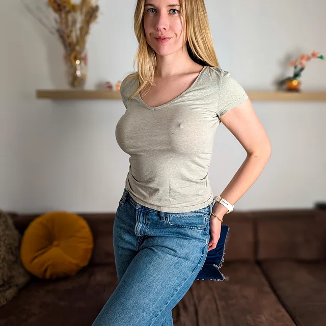Casual braless preview image for OnlyFans @moon_pie on Babe Plug