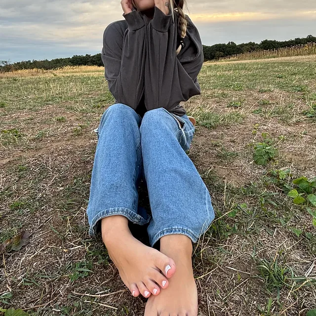 how would you rate my toes and soles ? preview image for OnlyFans @allyseigoddess on Babe Plug